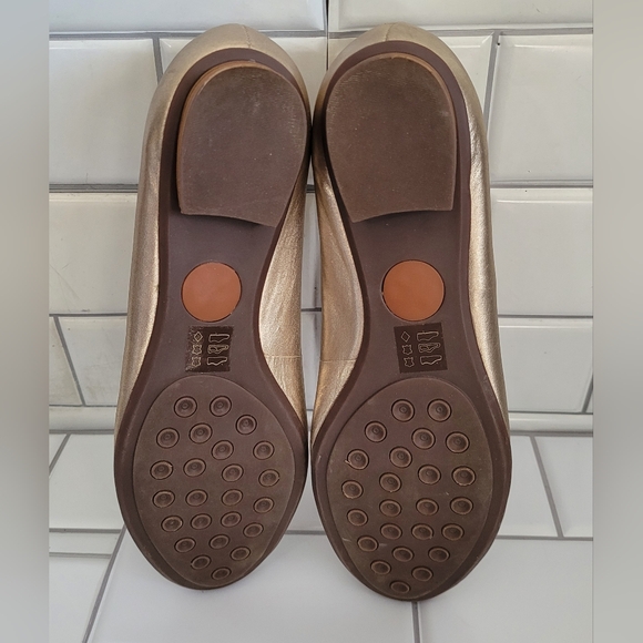 Wirth Ladies Soft Leather Ballet Style Flat Color Metallic Gold Rubber Sole Si - Picture 5 of 9